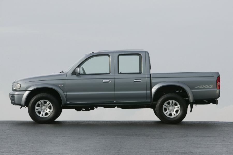  Mazda B2500 2004 года  (фото 37 из 81)